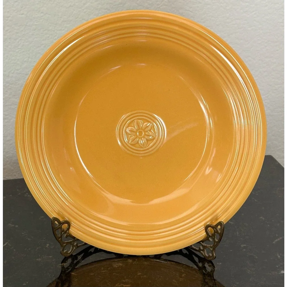 Oneida Petals Marigold Yellow Flower Dinner Plate 10-3/4” Discontinued